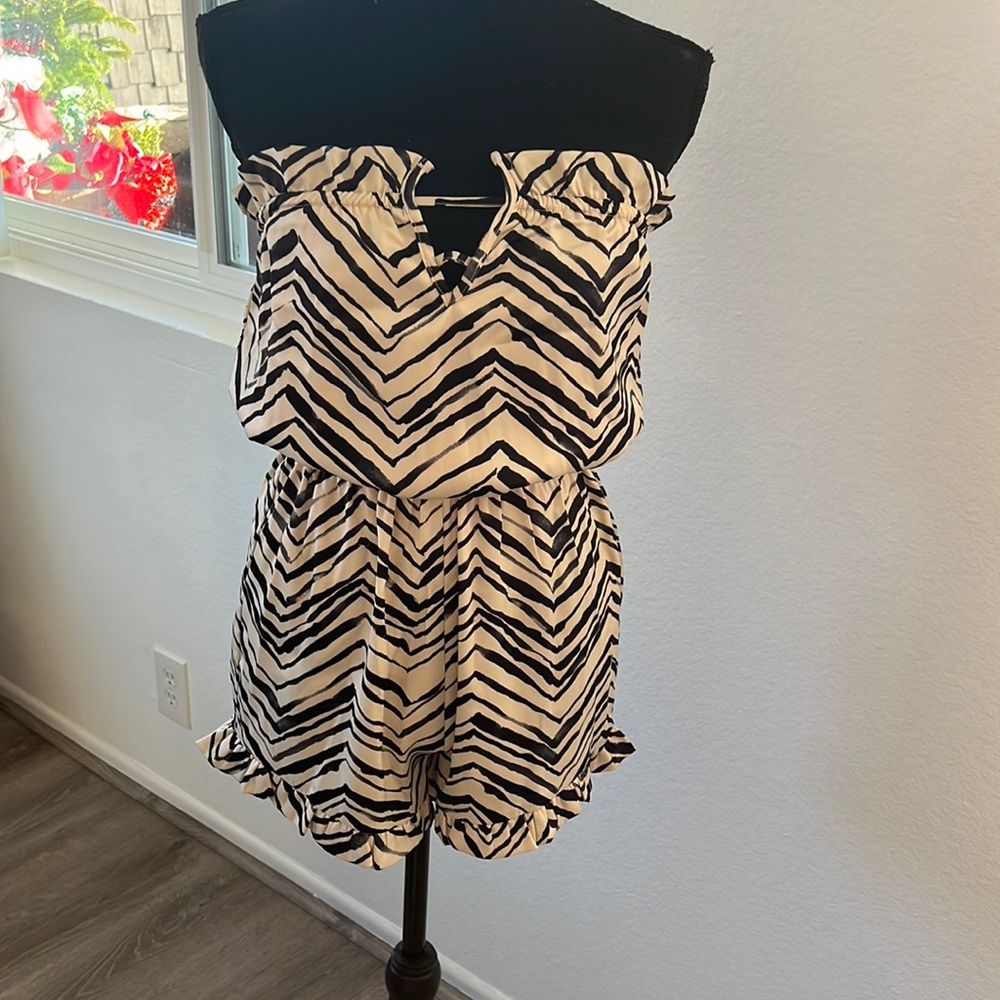 Beach Bunny strapless romper